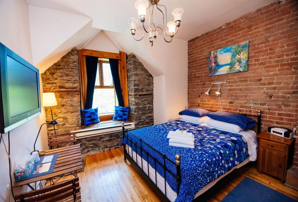 Gite University Bed And Breakfast Montreal Exterior photo