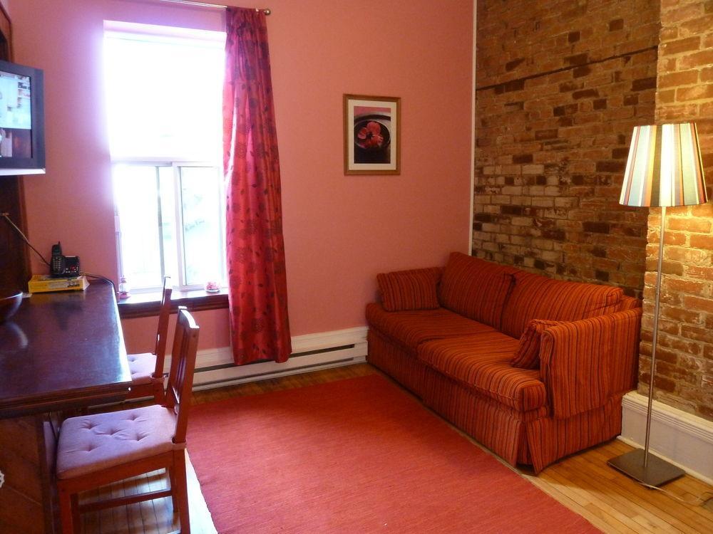 Gite University Bed And Breakfast Montreal Exterior photo