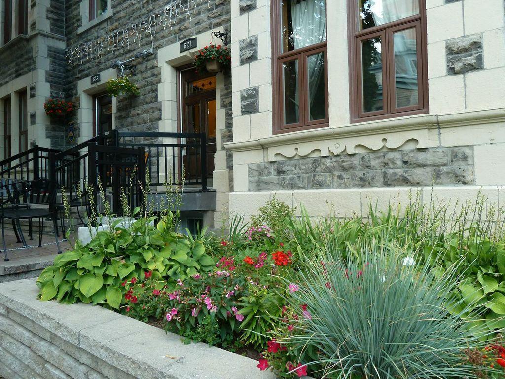 Gite University Bed And Breakfast Montreal Exterior photo