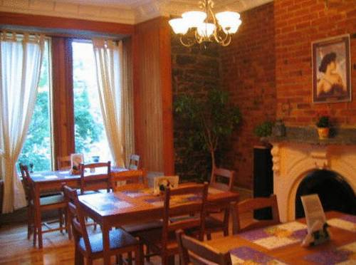 Gite University Bed And Breakfast Montreal Exterior photo